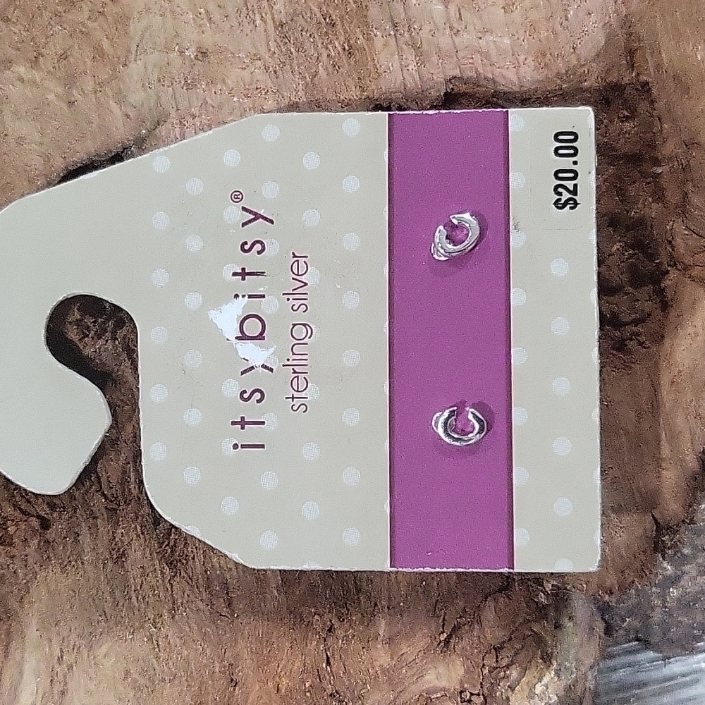 NWT itsybitsy letter "C" Sterling silver earrings